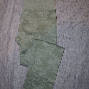 Gymshark Green Camo Leggings Scrunch booty Sz S